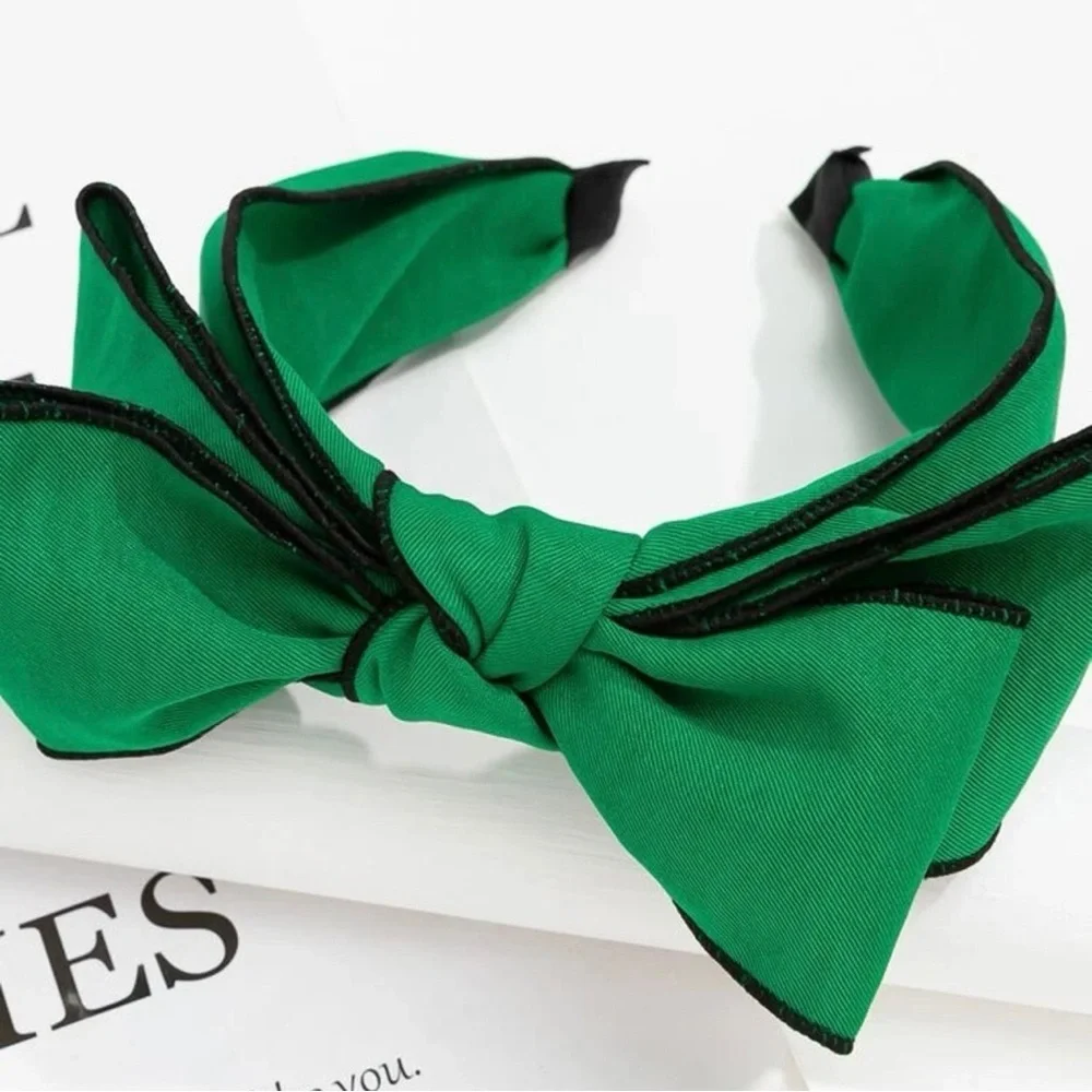 Festive Flair: Handmade Green Bow Headband for Holiday Magic! St. Patrick’s Day